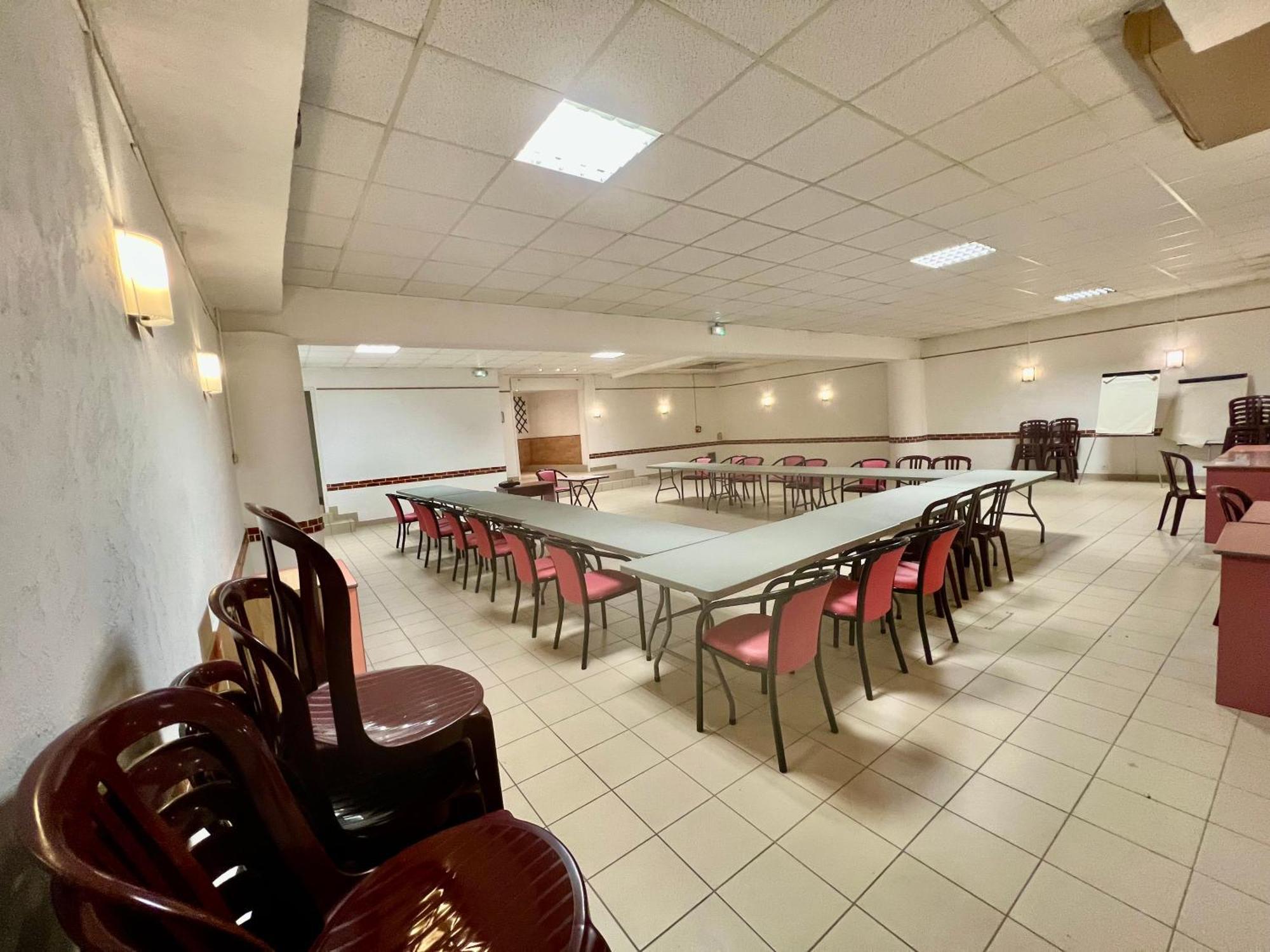 Hotel De La Tour Saint Etienne Sud Esterno foto
